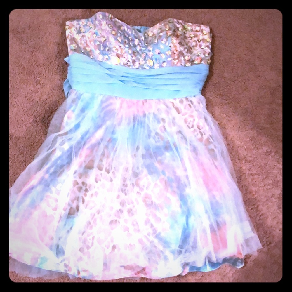 Strapless homecoming/ prom dress